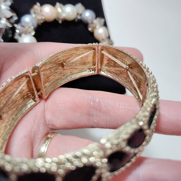 Vintage 3 piece Stretch Bracelet Lot Bundle Glass Bead AB Faux Pearls Enamel - Picture 9 of 11